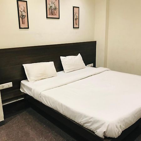 Hotel Divine Індаур Екстер'єр фото